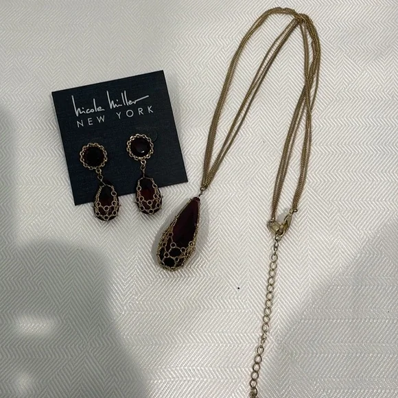 Nicole Miller necklace & earring set - Picture 5 of 8